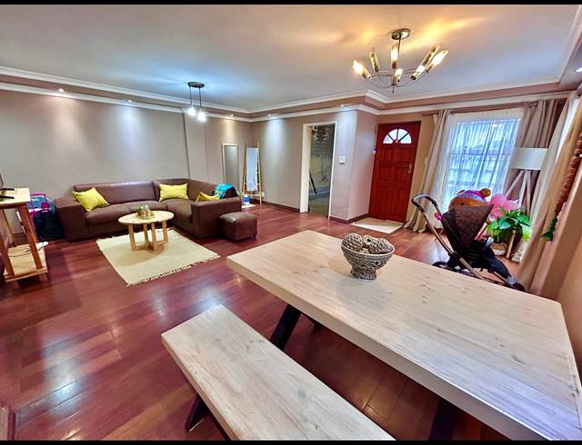 3 BEDROOM HOUSE FOR SALE IN RUYTERWACHT